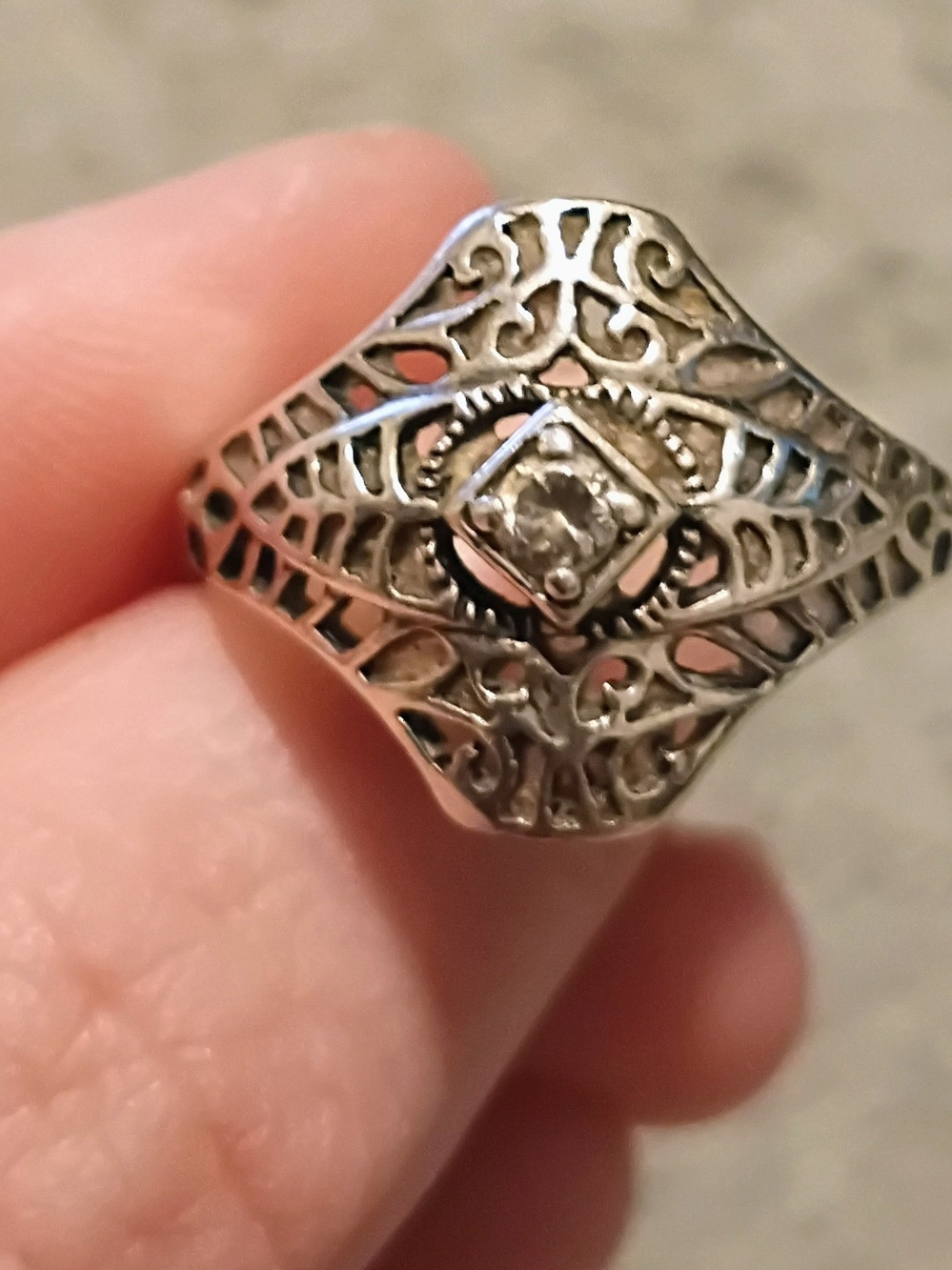Vintage Filigree Silver Ring with Clear Stone - Silver